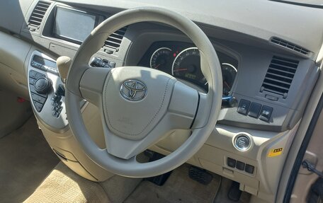 Toyota ISis I, 2013 год, 1 480 000 рублей, 11 фотография