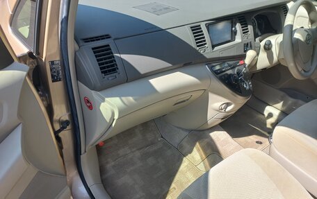 Toyota ISis I, 2013 год, 1 480 000 рублей, 18 фотография