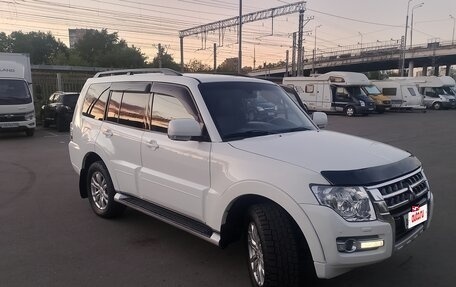 Mitsubishi Pajero IV, 2015 год, 2 320 000 рублей, 3 фотография