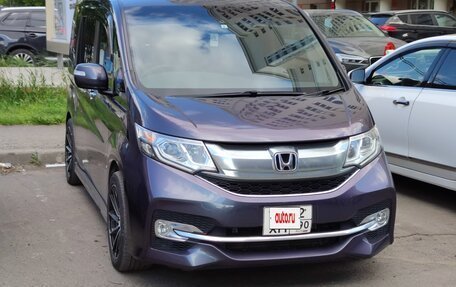 Honda Stepwgn IV, 2017 год, 2 150 000 рублей, 2 фотография