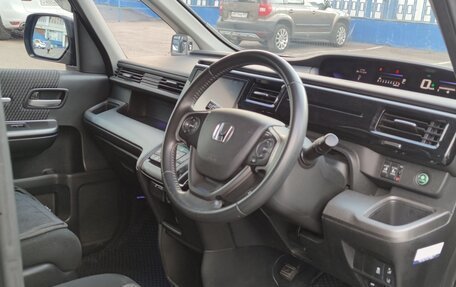 Honda Stepwgn IV, 2017 год, 2 150 000 рублей, 10 фотография