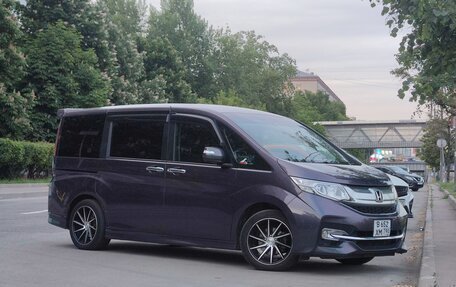 Honda Stepwgn IV, 2017 год, 2 150 000 рублей, 18 фотография