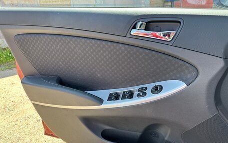 Hyundai Solaris II рестайлинг, 2013 год, 1 800 000 рублей, 7 фотография