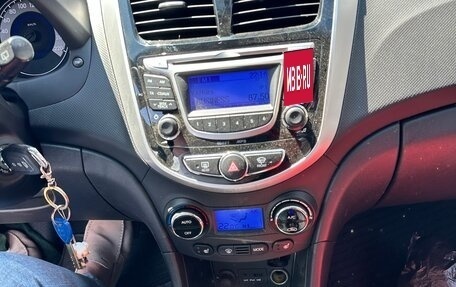Hyundai Solaris II рестайлинг, 2013 год, 1 800 000 рублей, 8 фотография