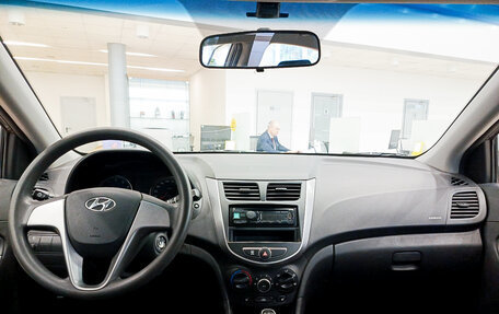Hyundai Solaris II рестайлинг, 2015 год, 1 183 000 рублей, 14 фотография