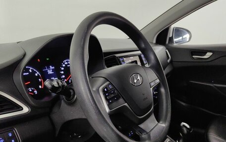 Hyundai Solaris II рестайлинг, 2018 год, 1 030 000 рублей, 12 фотография