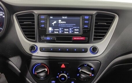 Hyundai Solaris II рестайлинг, 2018 год, 1 030 000 рублей, 16 фотография