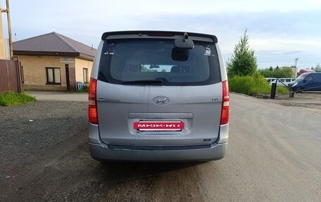 Hyundai Grand Starex Grand Starex I рестайлинг 2, 2011 год, 1 300 000 рублей, 3 фотография
