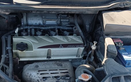 Mitsubishi Grandis, 2005 год, 740 000 рублей, 3 фотография