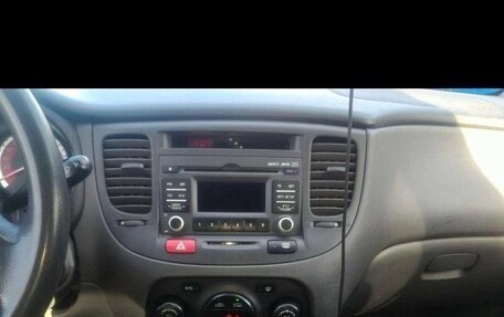 KIA Rio II, 2010 год, 600 000 рублей, 6 фотография
