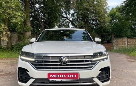 Volkswagen Touareg III, 2020 год, 5 600 000 рублей, 2 фотография