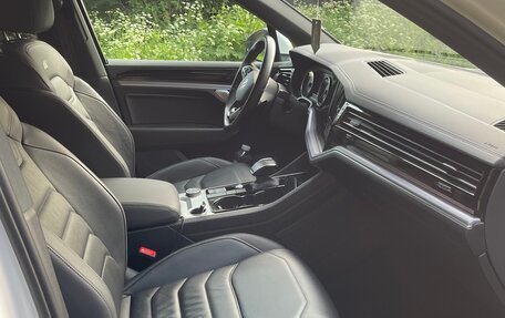 Volkswagen Touareg III, 2020 год, 5 600 000 рублей, 18 фотография