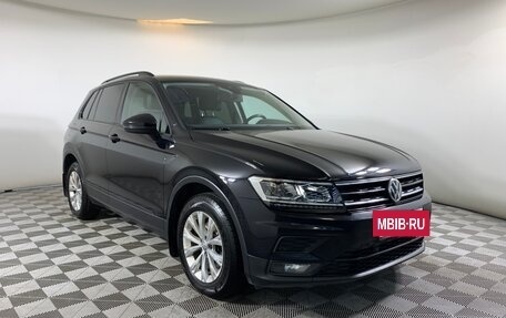 Volkswagen Tiguan II, 2019 год, 1 898 000 рублей, 3 фотография