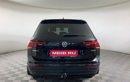 Volkswagen Tiguan II, 2019 год, 1 898 000 рублей, 6 фотография