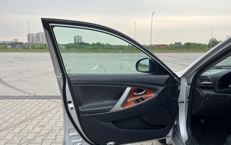 Toyota Camry, 2010 год, 1 350 000 рублей, 10 фотография