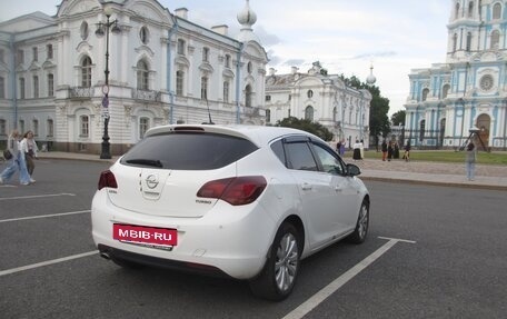 Opel Astra J, 2011 год, 638 000 рублей, 2 фотография