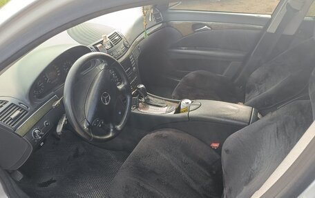 Mercedes-Benz E-Класс, 2005 год, 850 000 рублей, 5 фотография