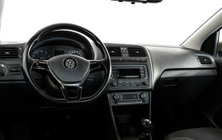 Volkswagen Polo VI (EU Market), 2016 год, 849 000 рублей, 11 фотография