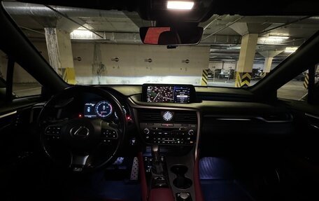 Lexus RX IV рестайлинг, 2017 год, 4 500 000 рублей, 6 фотография