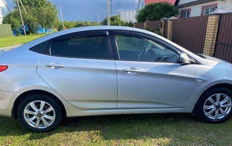 Hyundai Solaris II рестайлинг, 2013 год, 925 000 рублей, 2 фотография