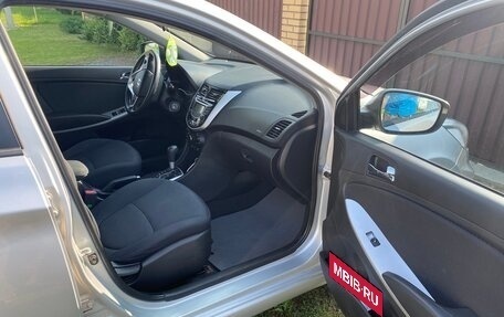 Hyundai Solaris II рестайлинг, 2013 год, 925 000 рублей, 3 фотография