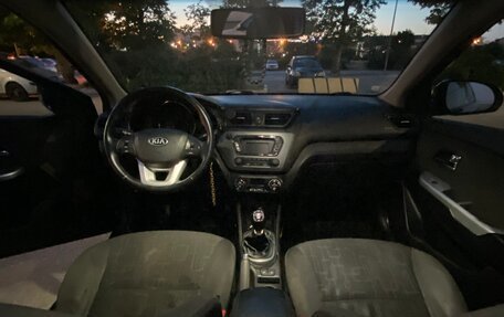 KIA Rio III рестайлинг, 2013 год, 900 000 рублей, 8 фотография