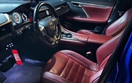 Lexus RX IV рестайлинг, 2017 год, 4 500 000 рублей, 8 фотография
