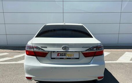 Toyota Camry, 2017 год, 1 981 000 рублей, 14 фотография