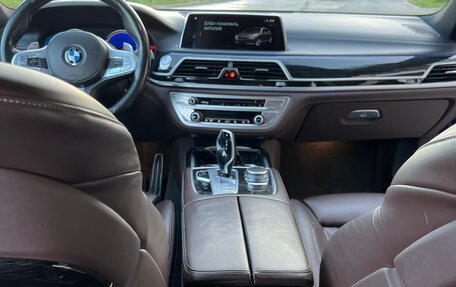BMW 7 серия, 2017 год, 3 900 000 рублей, 38 фотография