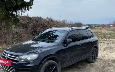 Volkswagen Touareg III, 2011 год, 1 900 000 рублей, 2 фотография