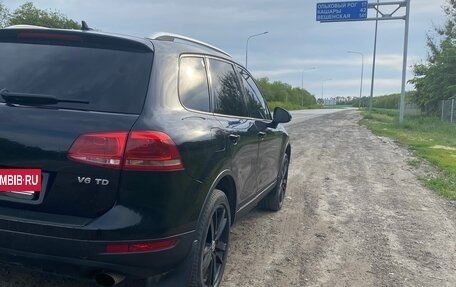 Volkswagen Touareg III, 2011 год, 1 900 000 рублей, 13 фотография