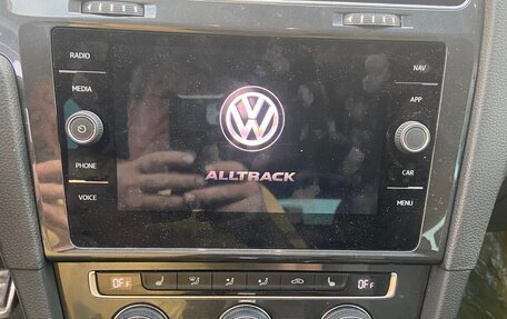 Volkswagen Golf VII, 2019 год, 2 200 000 рублей, 16 фотография