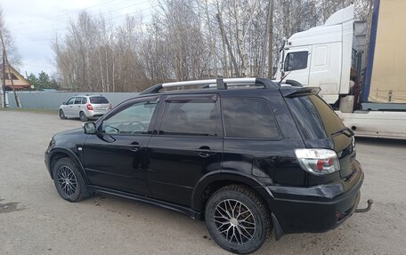 Mitsubishi Outlander III рестайлинг 3, 2005 год, 700 000 рублей, 3 фотография