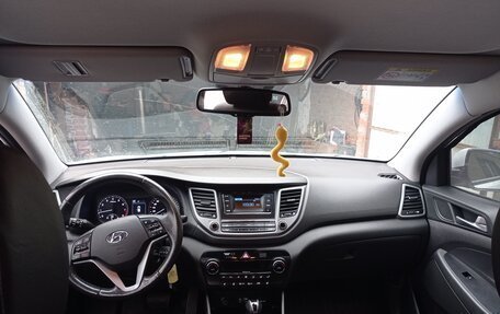 Hyundai Tucson III, 2016 год, 2 050 000 рублей, 10 фотография