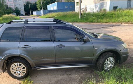 Mitsubishi Outlander III рестайлинг 3, 2006 год, 740 000 рублей, 4 фотография