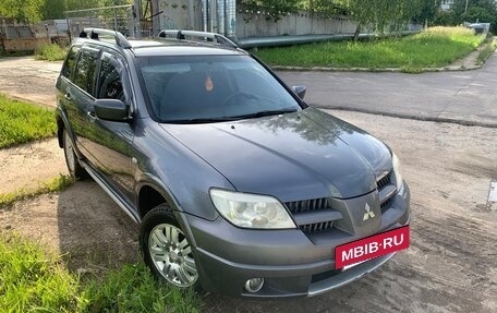 Mitsubishi Outlander III рестайлинг 3, 2006 год, 740 000 рублей, 2 фотография