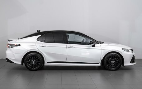 Toyota Camry, 2021 год, 3 380 000 рублей, 5 фотография