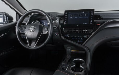 Toyota Camry, 2021 год, 3 380 000 рублей, 17 фотография
