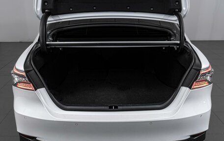 Toyota Camry, 2021 год, 3 380 000 рублей, 30 фотография