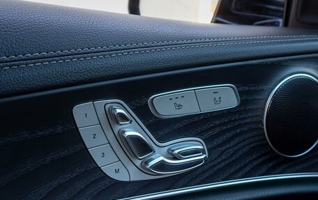 Mercedes-Benz E-Класс, 2018 год, 3 255 000 рублей, 19 фотография