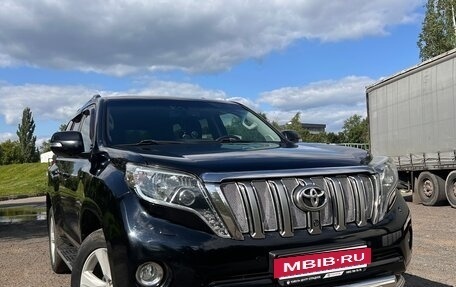 Toyota Land Cruiser Prado 150 рестайлинг 2, 2014 год, 3 100 000 рублей, 2 фотография