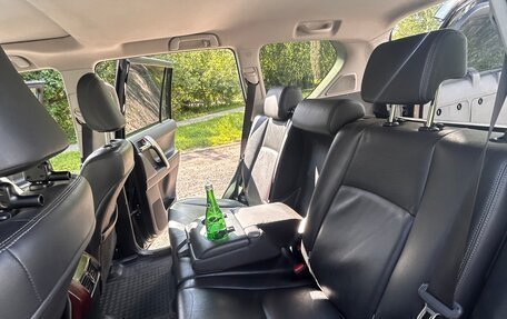 Toyota Land Cruiser Prado 150 рестайлинг 2, 2014 год, 3 100 000 рублей, 23 фотография