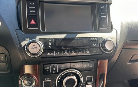Toyota Land Cruiser Prado 150 рестайлинг 2, 2014 год, 3 100 000 рублей, 32 фотография