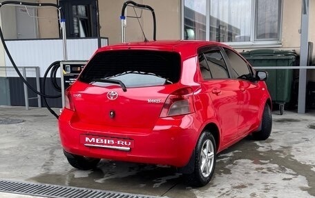 Toyota Yaris III рестайлинг, 2008 год, 700 000 рублей, 3 фотография