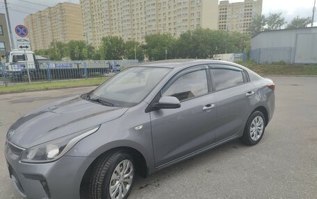 KIA Rio IV, 2018 год, 1 290 000 рублей, 4 фотография