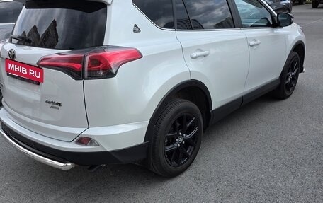 Toyota RAV4, 2019 год, 2 875 000 рублей, 8 фотография
