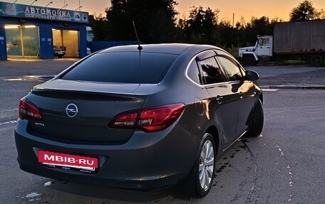 Opel Astra J, 2014 год, 1 000 000 рублей, 5 фотография