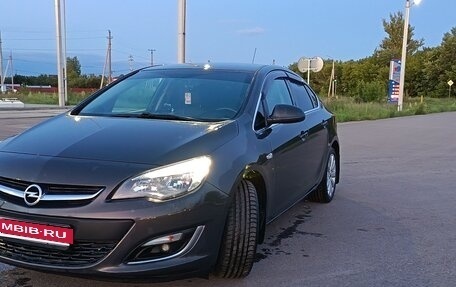 Opel Astra J, 2014 год, 1 000 000 рублей, 2 фотография