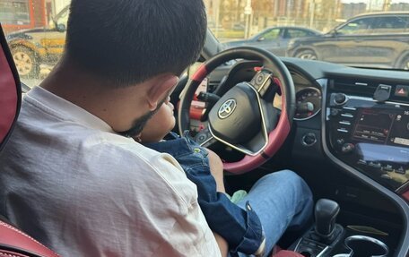 Toyota Camry, 2019 год, 3 250 000 рублей, 4 фотография