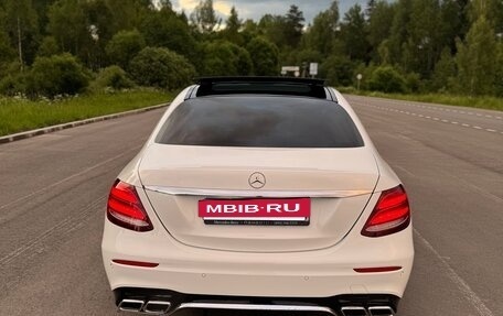 Mercedes-Benz E-Класс, 2016 год, 3 450 000 рублей, 3 фотография